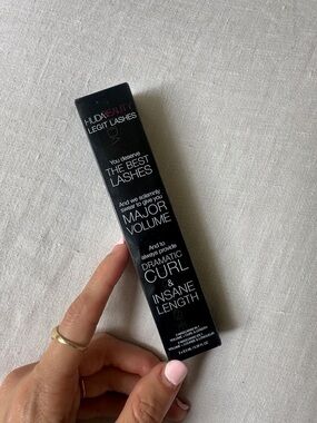 HUDA BEAUTY Legit Lashes Mascara